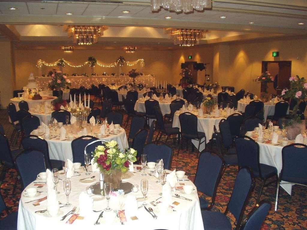 Doubletree By Hilton Hotel & Executive Meeting Center Omaha-Downtown Съоръжения снимка