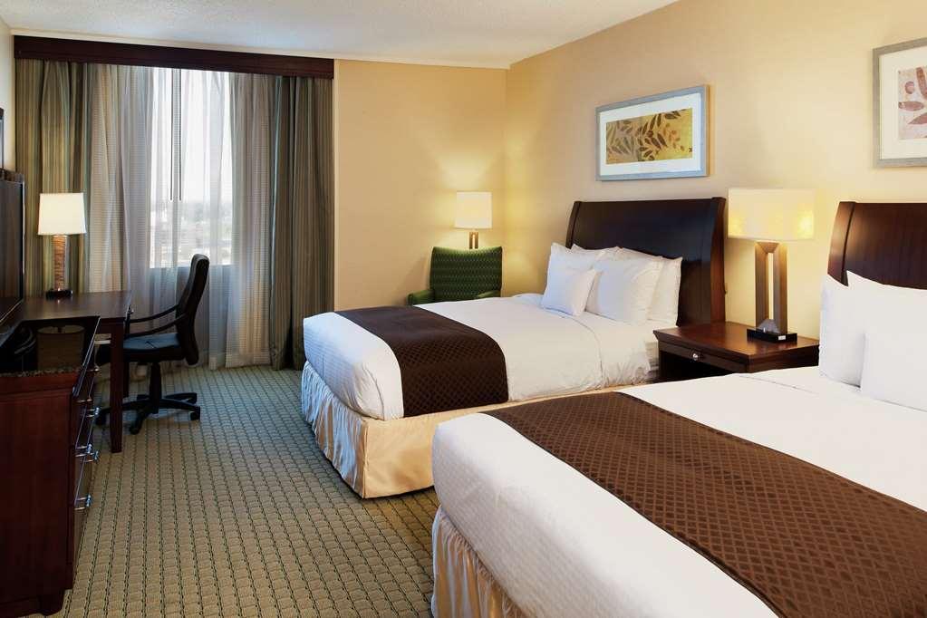 Doubletree By Hilton Hotel & Executive Meeting Center Omaha-Downtown Стая снимка