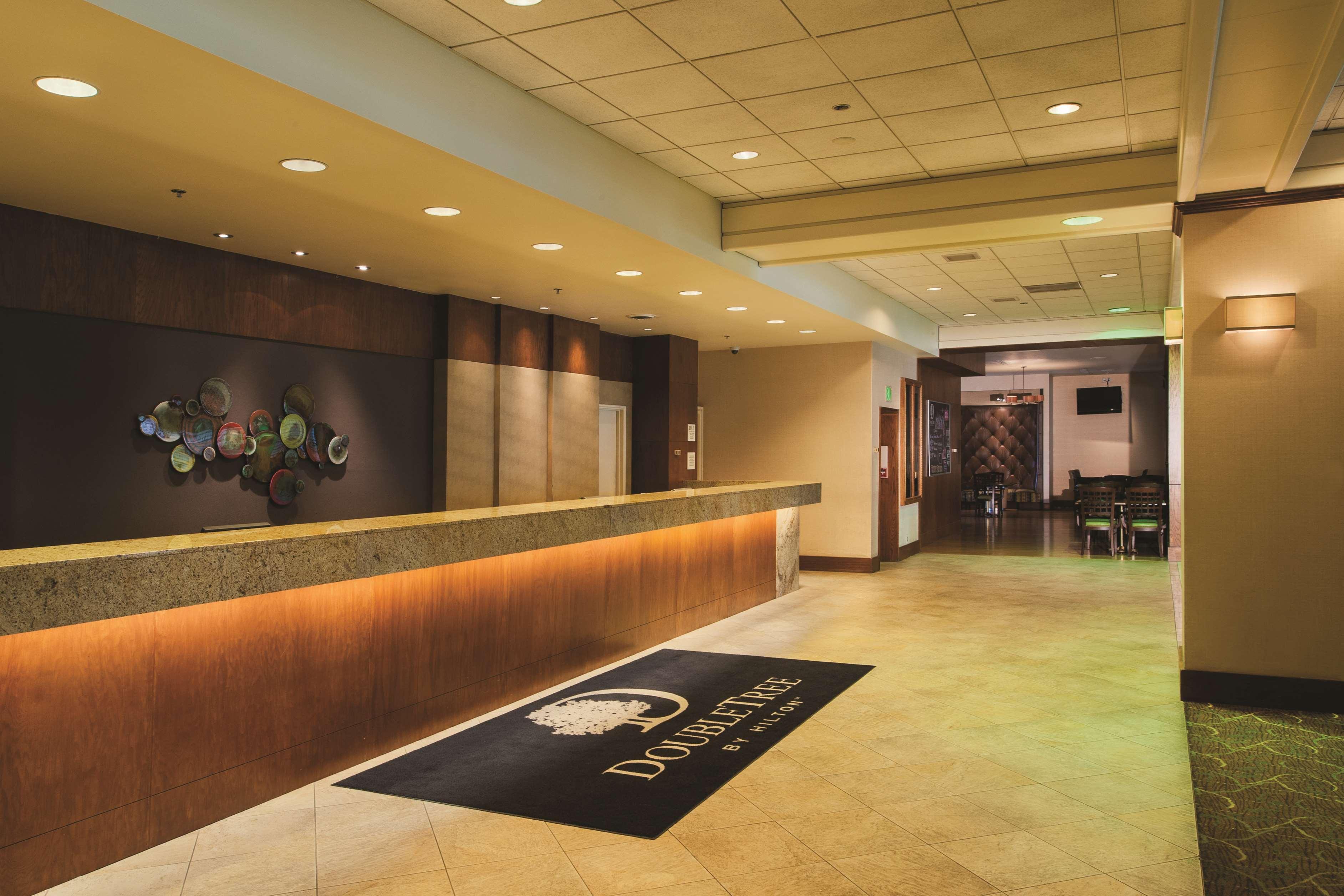 Doubletree By Hilton Hotel & Executive Meeting Center Omaha-Downtown Екстериор снимка