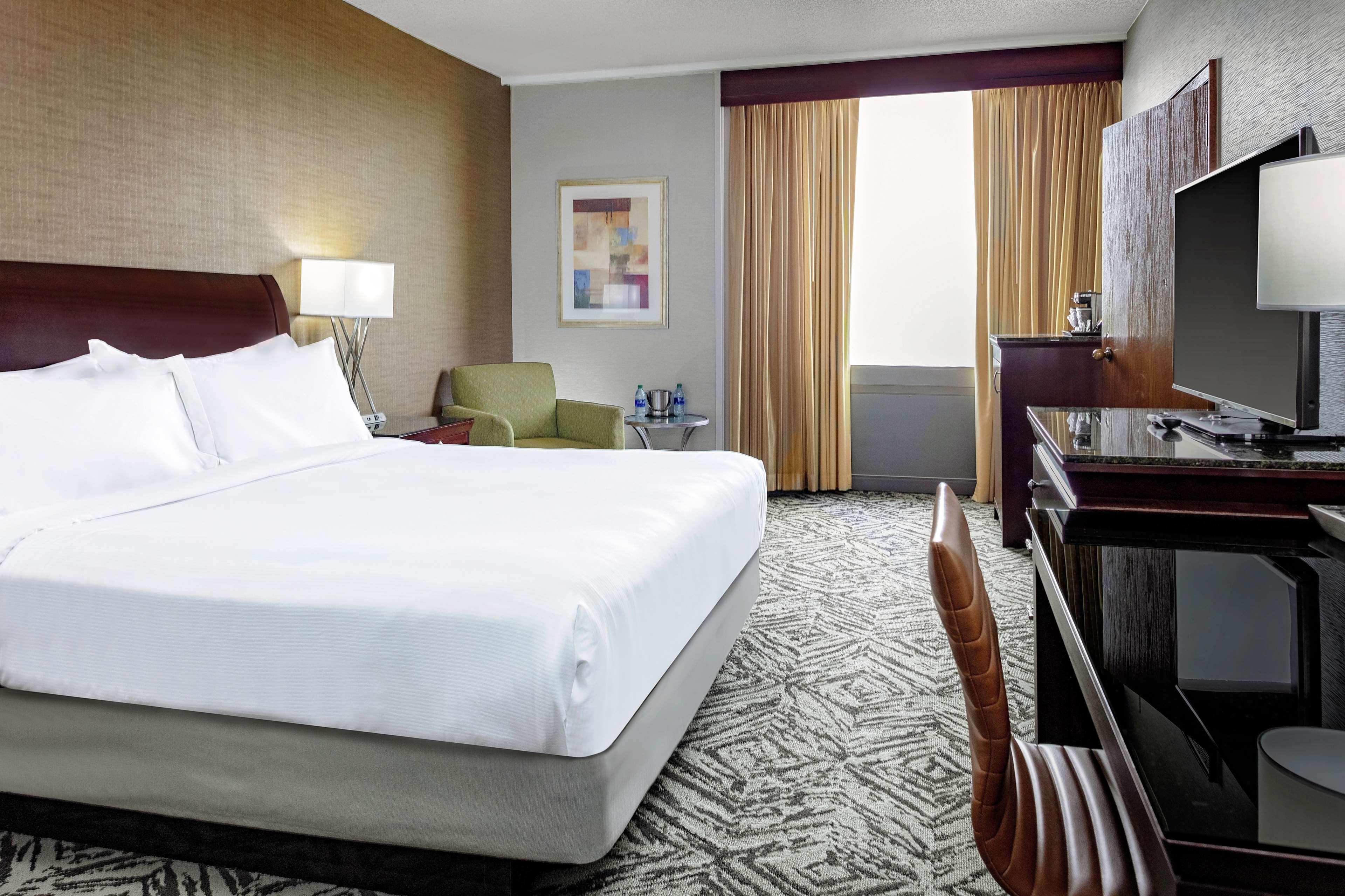 Doubletree By Hilton Hotel & Executive Meeting Center Omaha-Downtown Екстериор снимка