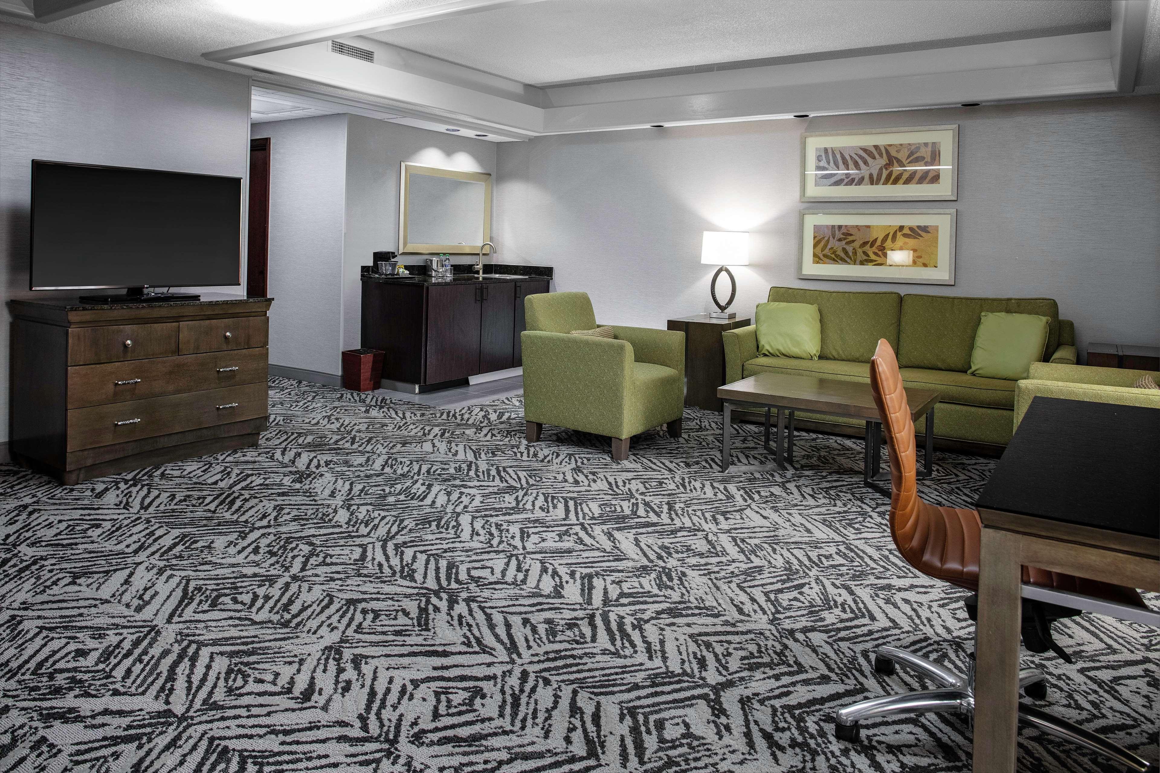 Doubletree By Hilton Hotel & Executive Meeting Center Omaha-Downtown Екстериор снимка