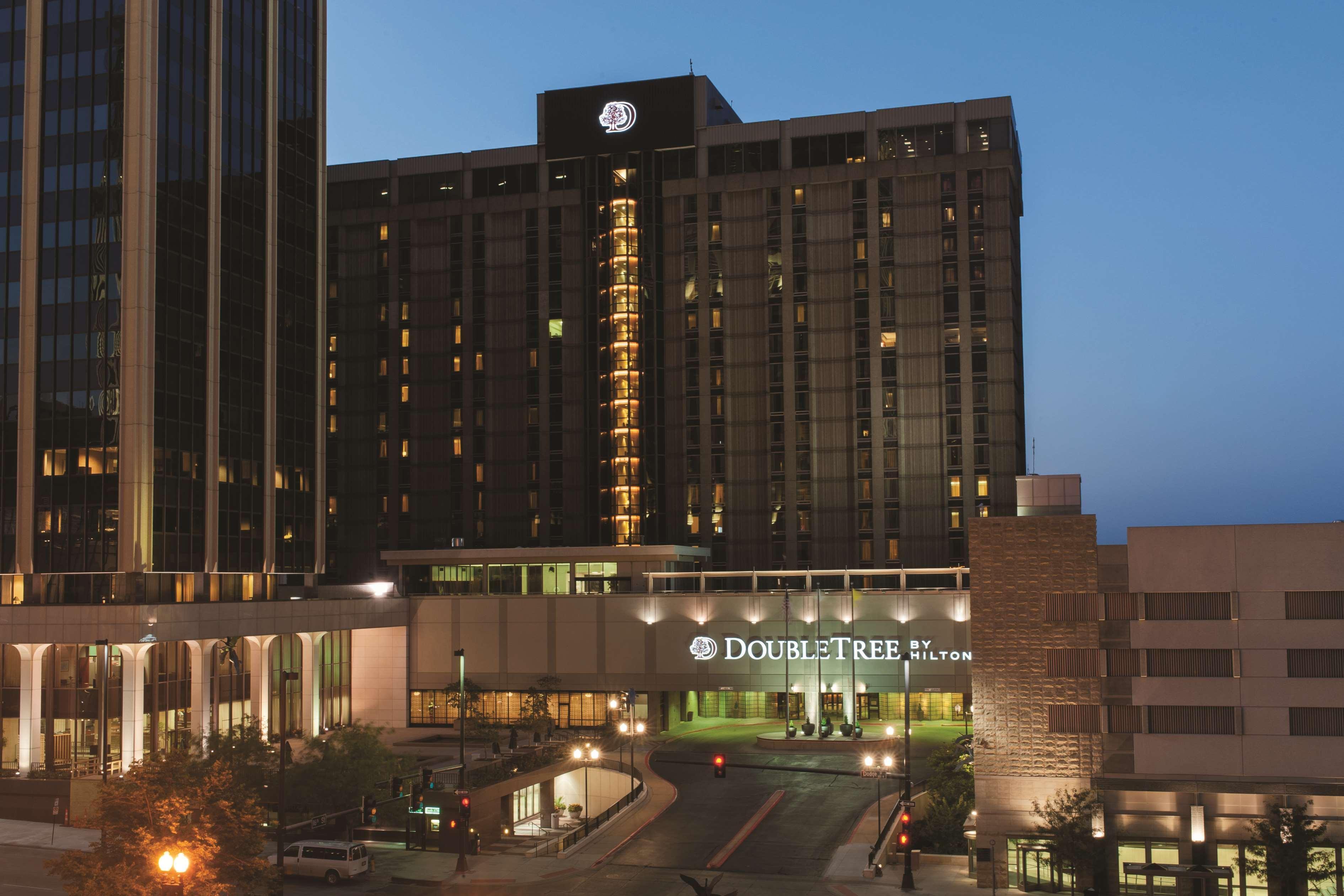 Doubletree By Hilton Hotel & Executive Meeting Center Omaha-Downtown Екстериор снимка