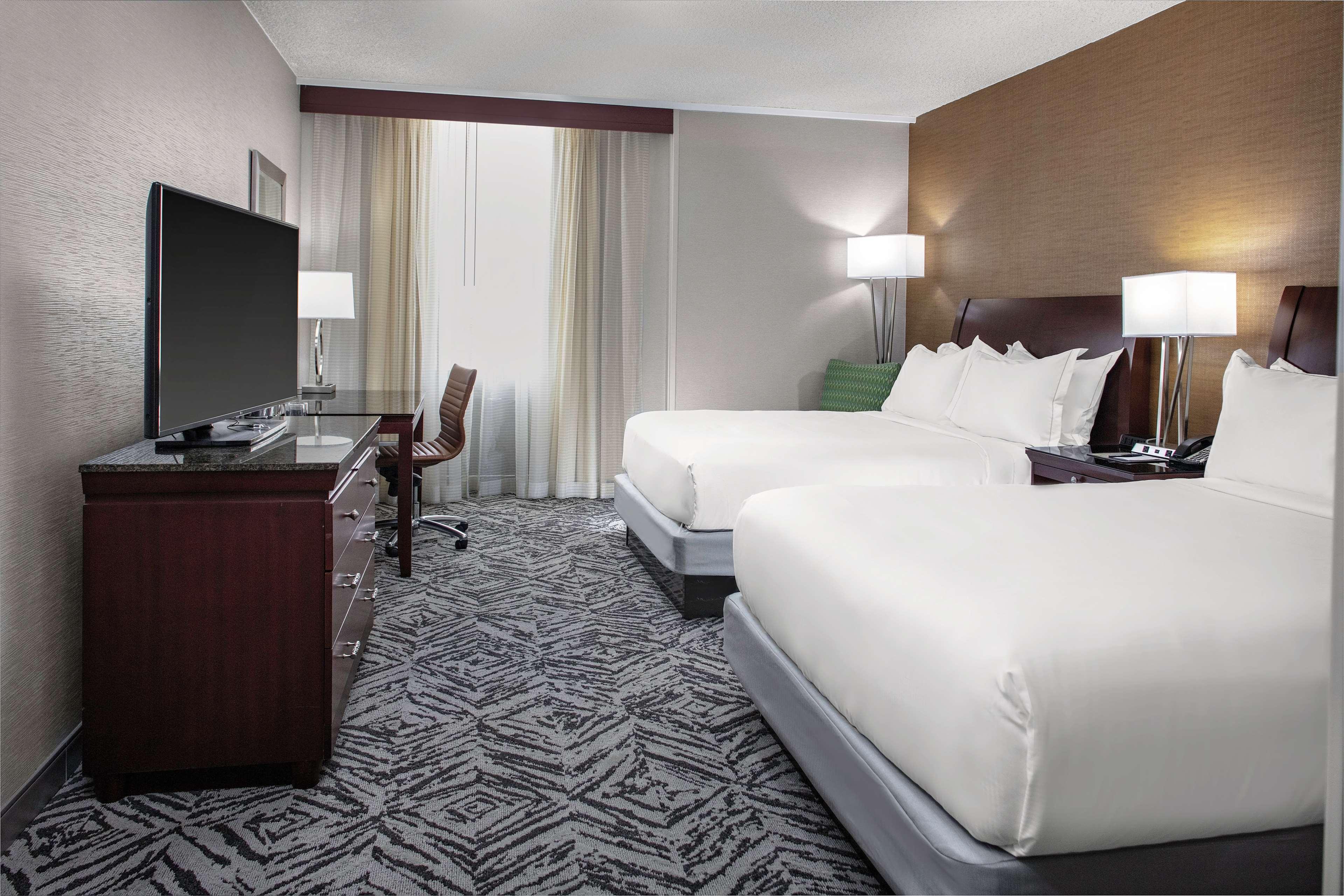 Doubletree By Hilton Hotel & Executive Meeting Center Omaha-Downtown Екстериор снимка