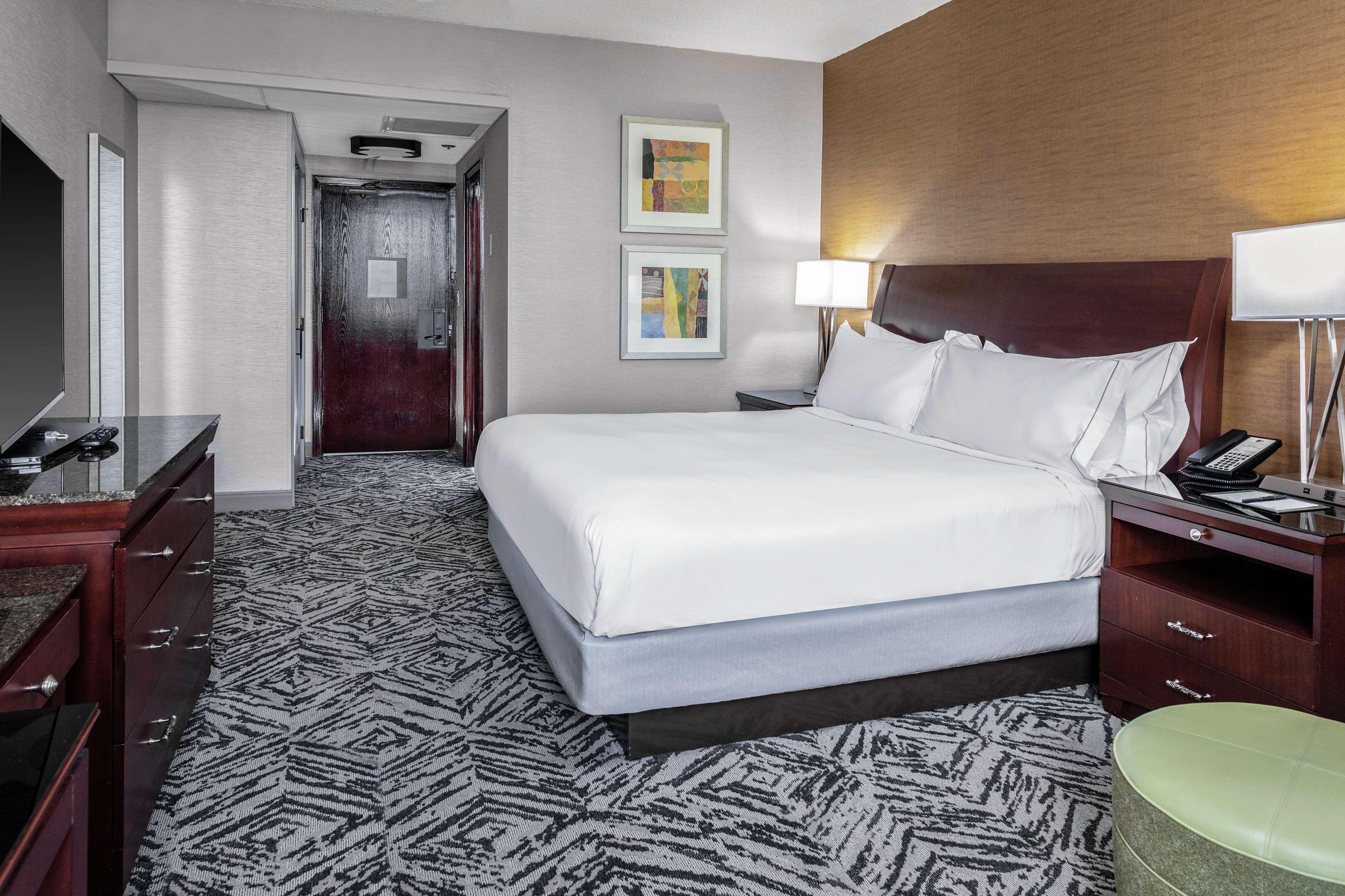 Doubletree By Hilton Hotel & Executive Meeting Center Omaha-Downtown Екстериор снимка