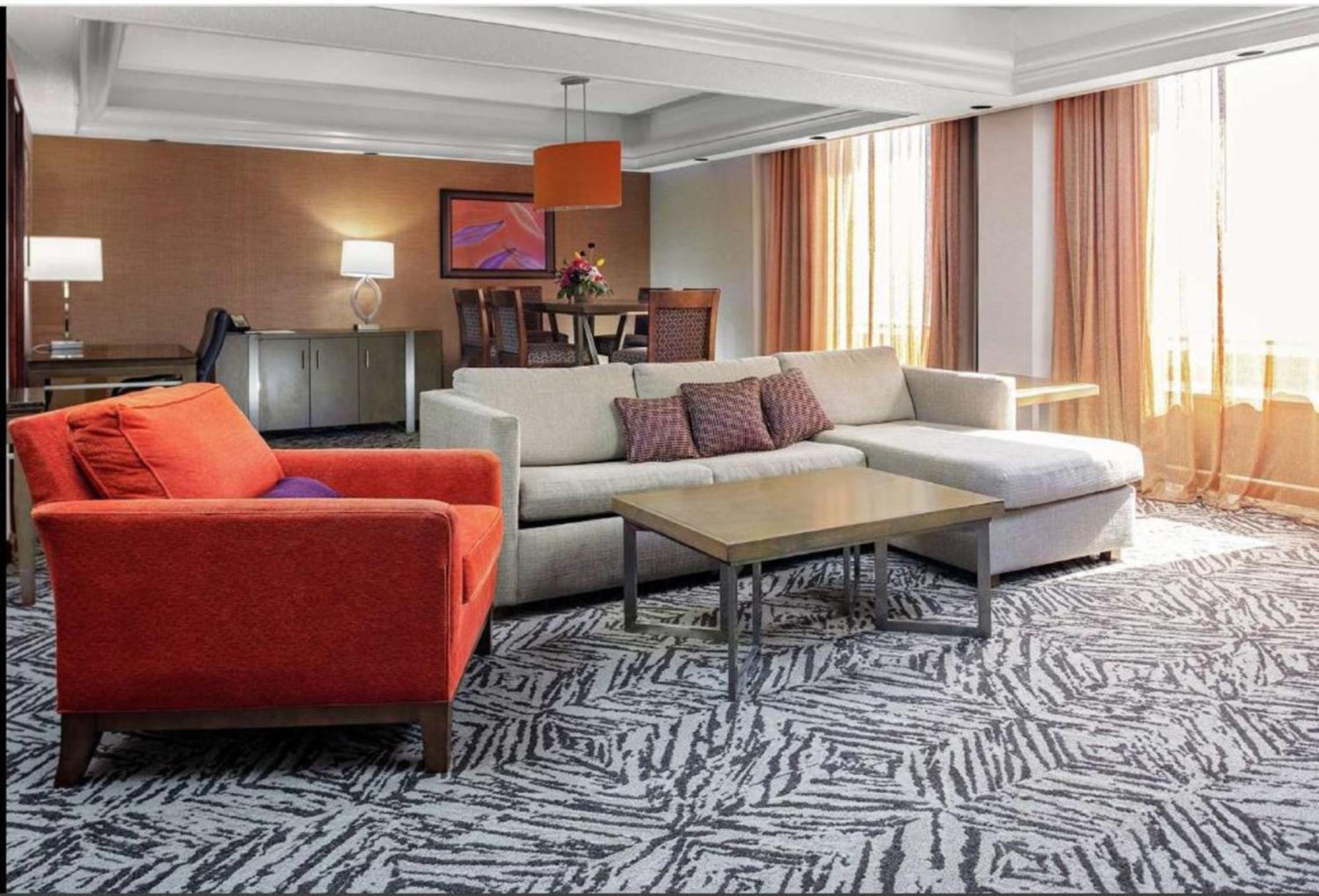 Doubletree By Hilton Hotel & Executive Meeting Center Omaha-Downtown Екстериор снимка