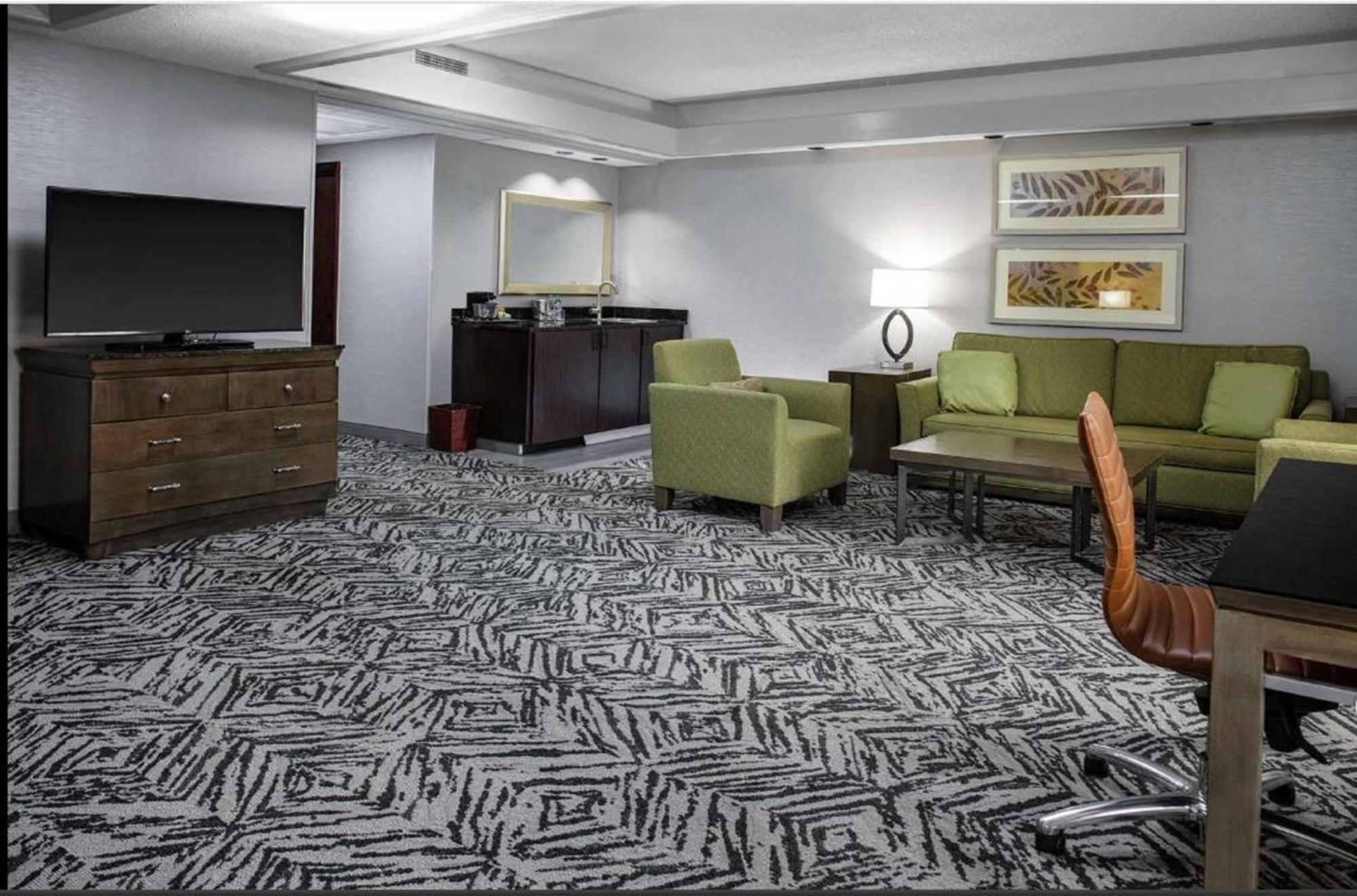 Doubletree By Hilton Hotel & Executive Meeting Center Omaha-Downtown Екстериор снимка