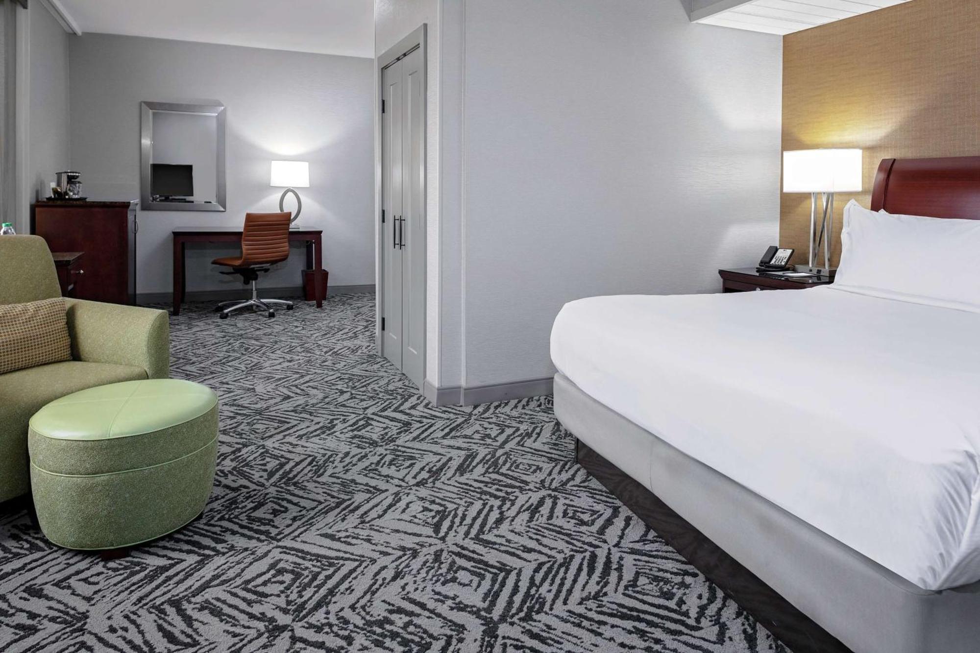 Doubletree By Hilton Hotel & Executive Meeting Center Omaha-Downtown Екстериор снимка