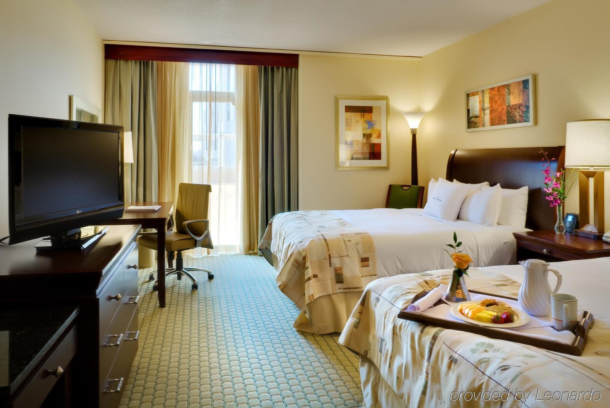Doubletree By Hilton Hotel & Executive Meeting Center Omaha-Downtown Стая снимка